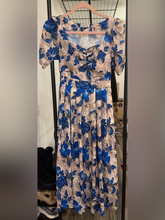 Dresses & Skirts - Floral A-Line Midi Dress in Blue and Cream